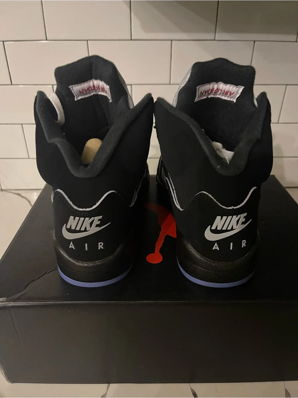 Men’s Retro 5 Metallic Size 7.